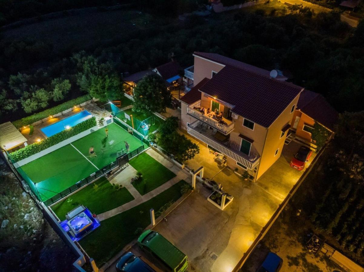 Apartments Mirko Seget Vranjica Exterior foto